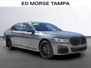 Sedán BMW Serie 7 2022 740i 4 puertas