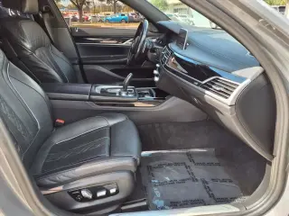 Sedán BMW Serie 7 2022 740i 4 puertas