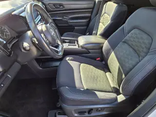 Nissan Pathfinder 2024 SV 4puertas SUV