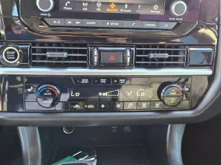Nissan Pathfinder 2024 SV 4puertas SUV