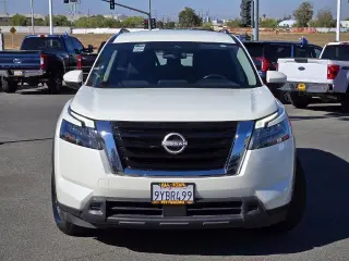 Nissan Pathfinder 2024 SV 4puertas SUV