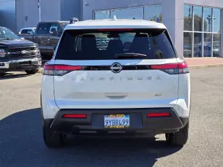 Nissan Pathfinder 2024 SV 4puertas SUV