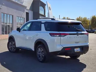 Nissan Pathfinder 2024 SV 4puertas SUV