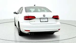 Volkswagen Jetta 2018 1.4T SE 4dr Sedán 6A