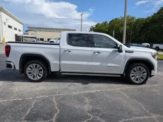 GMC Sierra 1500 Limited 2022 4x4 Denali 4dr Crew Cab 5.8 ft. SB