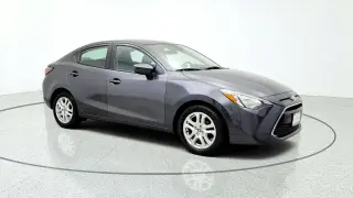 Toyota Yaris iA 2017 Sedán 4 puertas 6A