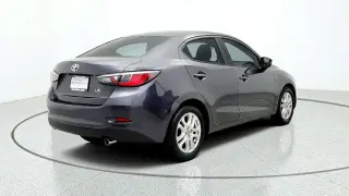 Toyota Yaris iA 2017 Sedán 4 puertas 6A