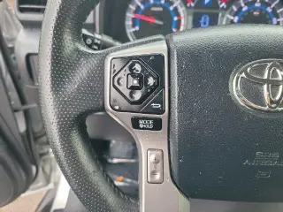 Toyota 4Runner 2017 4x4 SR5 4dr SUV
