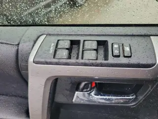Toyota 4Runner 2017 4x4 SR5 4dr SUV