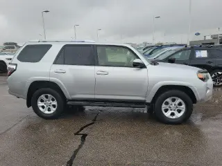 Toyota 4Runner 2017 4x4 SR5 4dr SUV