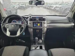 Toyota 4Runner 2017 4x4 SR5 4dr SUV