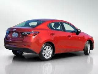 Toyota Yaris iA 2017 4dr Sedán 6A