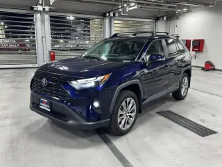 Toyota RAV4 2022 AWD XLE Premium 4dr SUV