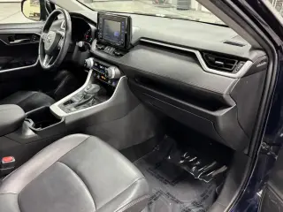 Toyota RAV4 2022 AWD XLE Premium 4dr SUV