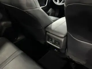 Toyota RAV4 2022 AWD XLE Premium 4dr SUV