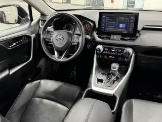 Toyota RAV4 2022 AWD XLE Premium 4dr SUV