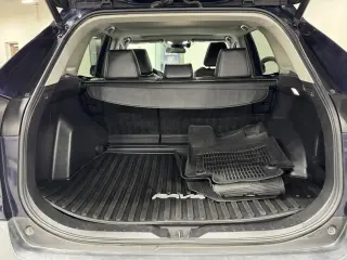 Toyota RAV4 2022 AWD XLE Premium 4dr SUV