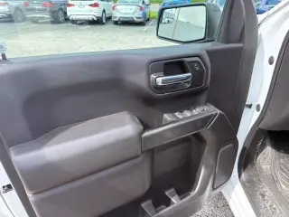 Chevrolet Silverado 1500 2023 4x2 Custom 4dr Crew Cab 5.8 ft. SB