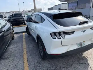 Ford Mustang Mach-E 2023 Select 4dr SUV
