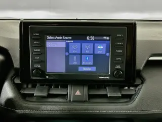 Toyota RAV4 2020 AWD LE 4dr SUV