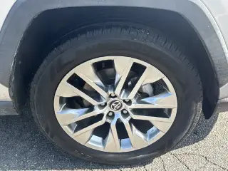 Toyota RAV4 2021 XLE Premium 4dr SUV