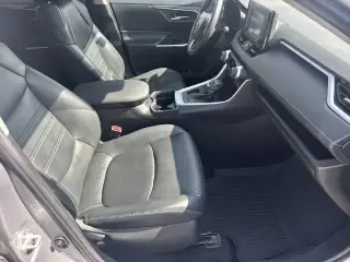 Toyota RAV4 2021 XLE Premium 4dr SUV