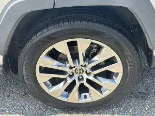 Toyota RAV4 2021 XLE Premium 4dr SUV