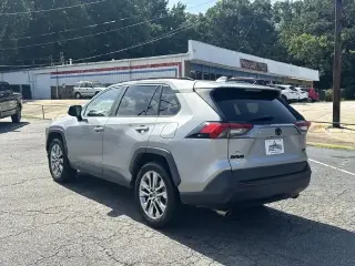 Toyota RAV4 2021 XLE Premium 4dr SUV