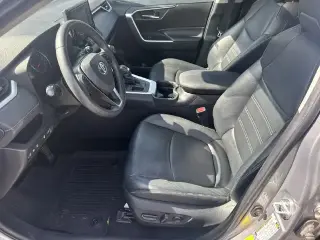 Toyota RAV4 2021 XLE Premium 4dr SUV