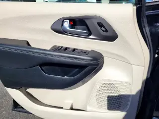 Chrysler Pacifica 2024 Touring L 4dr Mini-Van