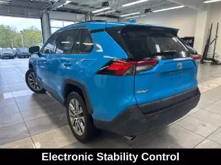 Toyota RAV4 2021 XLE Premium 4dr SUV