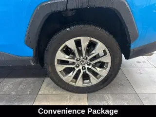 Toyota RAV4 2021 XLE Premium 4dr SUV