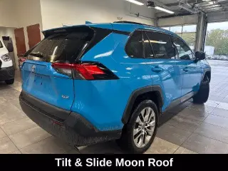 Toyota RAV4 2021 XLE Premium 4dr SUV