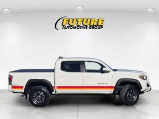 Toyota Tacoma 2021 4x4 SR V6 4dr Double Cab 5.0 ft SB
