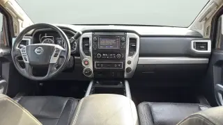 Nissan Titan 2018 4x4 PRO-4X 4dr Crew Cab