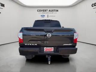 Nissan Titan 2018 4x4 PRO-4X 4dr Crew Cab