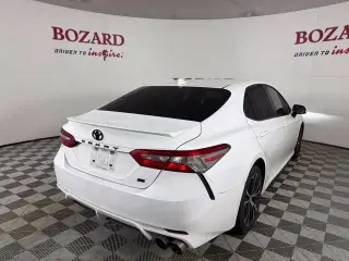 Toyota Camry 2019 SE Sedán 4 puertas