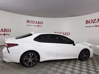 Toyota Camry 2019 SE Sedán 4 puertas