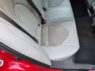 Toyota Camry 2019 SE sedán de 4 puertas