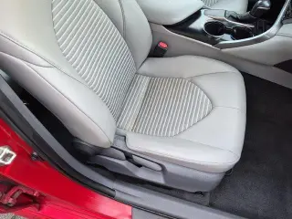 Toyota Camry 2019 SE sedán de 4 puertas