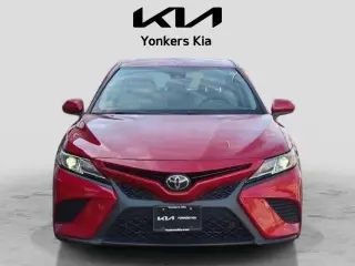 Toyota Camry 2019 SE sedán de 4 puertas