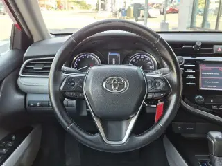 Toyota Camry 2019 SE sedán de 4 puertas