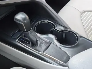 Toyota Camry 2019 SE sedán de 4 puertas