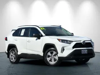 Toyota RAV4 2021 LE 4dr SUV
