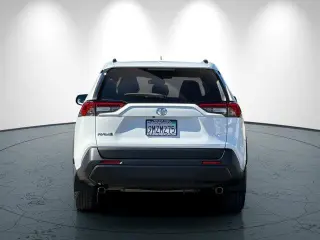 Toyota RAV4 2021 LE 4dr SUV