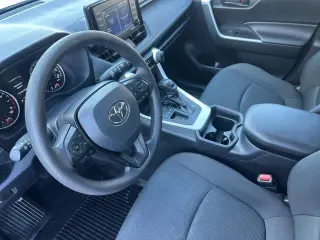 Toyota RAV4 2021 LE 4dr SUV