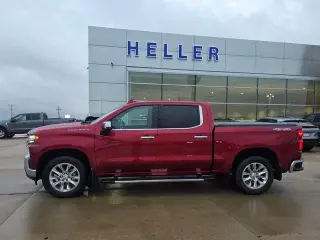 Chevrolet Silverado 1500 2021 4x4 LTZ 4dr Crew Cab con cabina de 6.6 pies de largo.