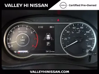 Nissan Versa 2025 SR 4dr Sedán