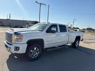 GMC Sierra 3500HD 2019 4x4 Denali 4dr Crew Cab SRW