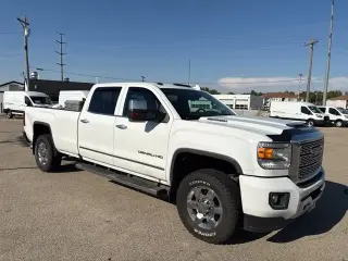 GMC Sierra 3500HD 2019 4x4 Denali 4dr Crew Cab SRW